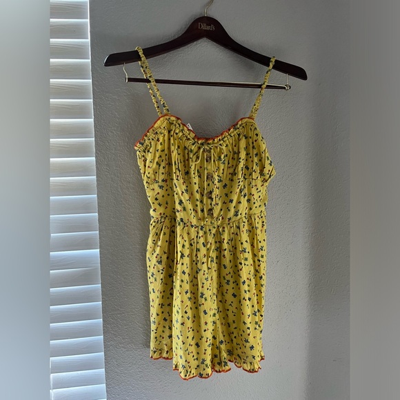 NWT URBAN OUTFITTERS YELLOW ROMPER FLORAL SWEETHEART BETTI PRINT LINEN - Picture 4 of 6